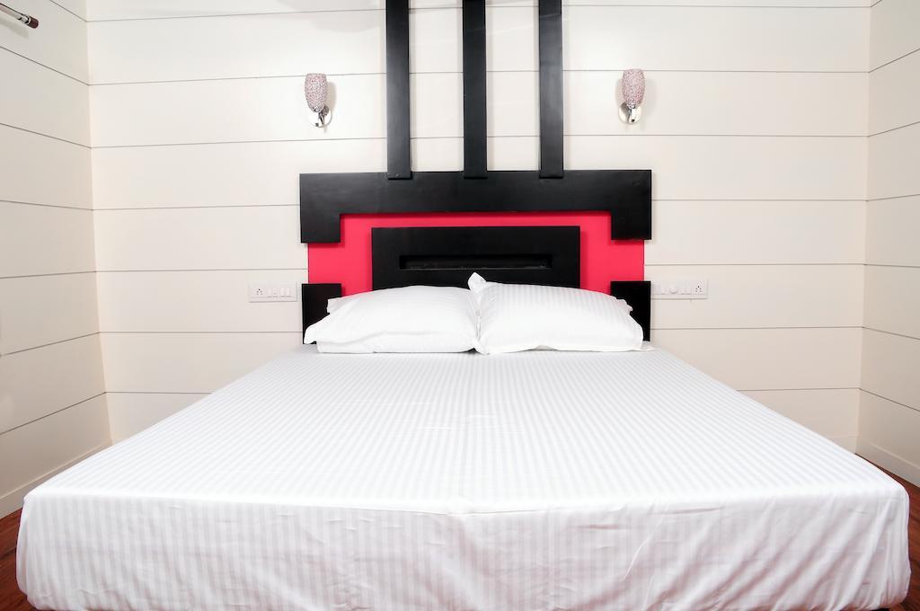 Vaishnav Tours Hotel Alappuzha Room photo